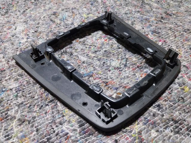 bontott AUDI A4 B7 Váltószoknya Rögzítő Keret