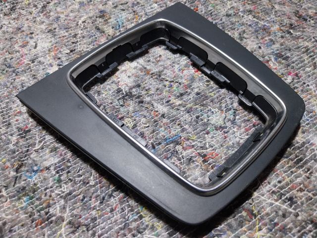 bontott AUDI A4 B7 Váltószoknya Rögzítő Keret