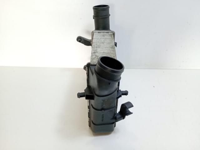 bontott AUDI A4 B7 Vízhűtő Radiátor Tartó