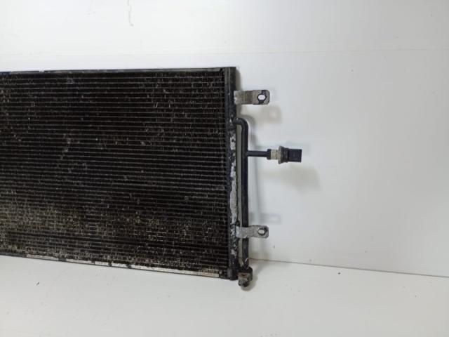 bontott AUDI A4 B7 Vízhűtő Radiátor Tartó