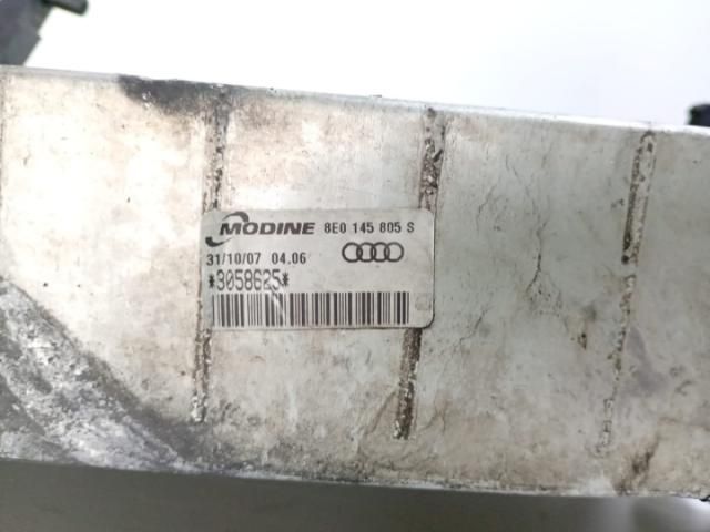 bontott AUDI A4 B7 Vízhűtő Radiátor Tartó