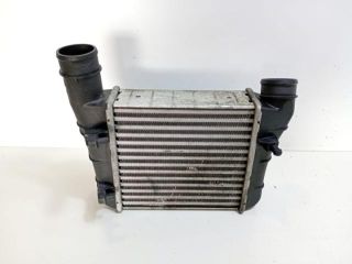 bontott AUDI A4 B7 Vízhűtő Radiátor Tartó