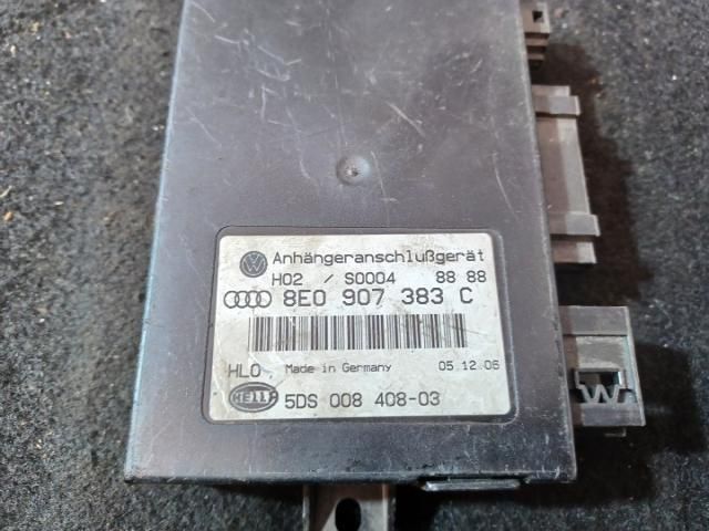 bontott AUDI A4 B7 Vonóhorog Elektronika