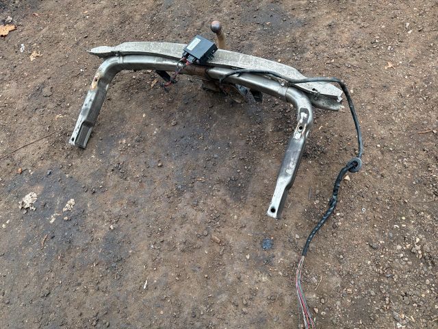 bontott AUDI A4 B7 Vonóhorog