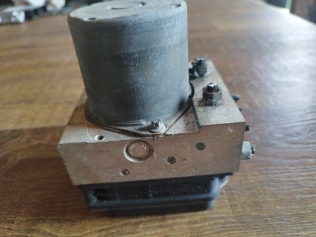 bontott AUDI A4 B8 ABS Kocka