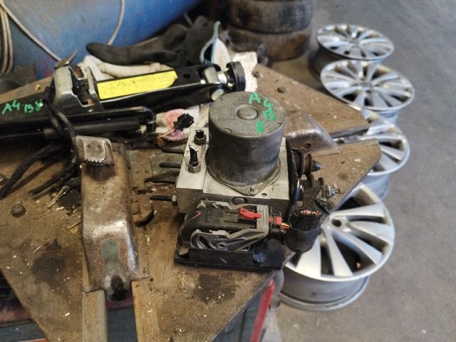 bontott AUDI A4 B8 ABS Kocka