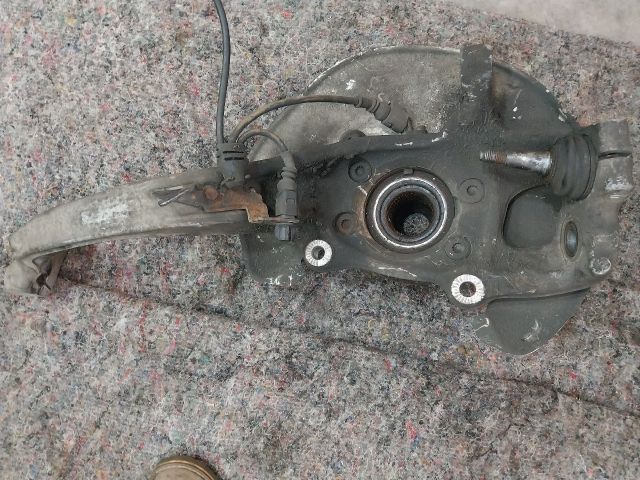 bontott AUDI A4 B8 Bal első Csonkállvány Kerékaggyal