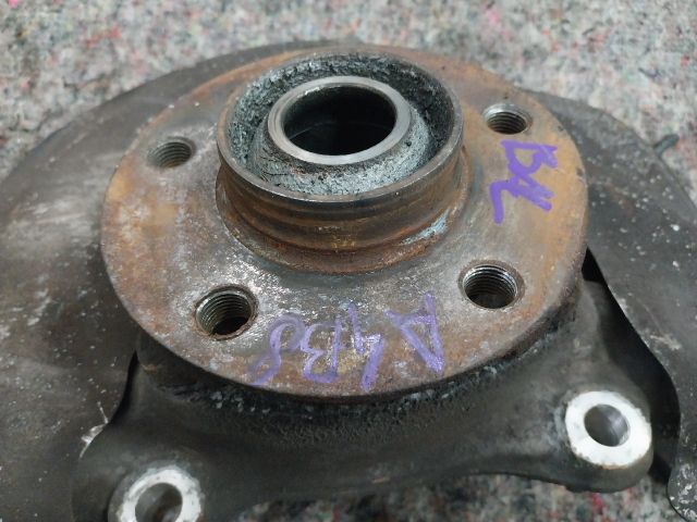 bontott AUDI A4 B8 Bal első Csonkállvány Kerékaggyal