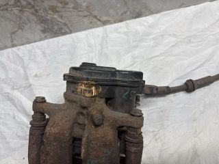 bontott AUDI A4 B8 Bal első Féknyereg Munkahengerrel