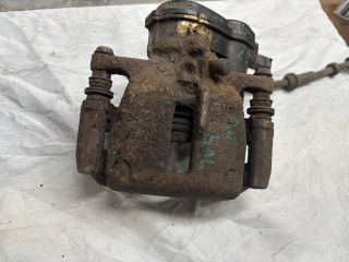 bontott AUDI A4 B8 Bal első Féknyereg Munkahengerrel