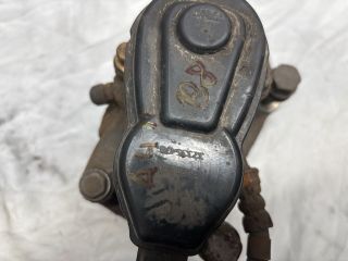 bontott AUDI A4 B8 Bal első Féknyereg Munkahengerrel