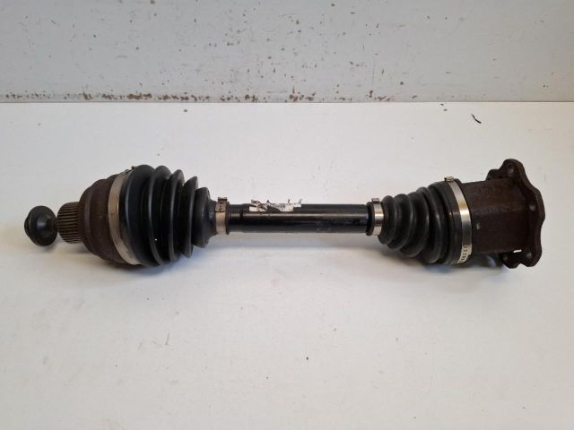 bontott AUDI A4 B8 Bal Féltengely