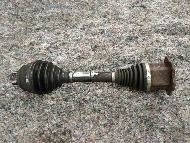 bontott AUDI A4 B8 Bal Féltengely