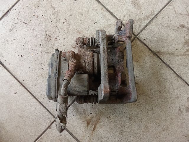 bontott AUDI A4 B8 Bal hátsó Féknyereg Munkahengerrel