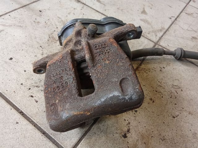 bontott AUDI A4 B8 Bal hátsó Féknyereg Munkahengerrel