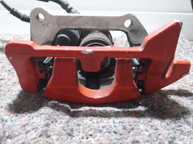 bontott AUDI A4 B8 Bal hátsó Féknyereg Munkahengerrel