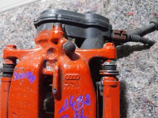 bontott AUDI A4 B8 Bal hátsó Féknyereg Munkahengerrel