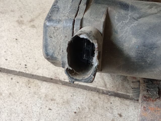 bontott AUDI A4 B8 Bal hátsó Féknyereg Munkahengerrel