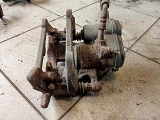 bontott AUDI A4 B8 Bal hátsó Féknyereg Munkahengerrel