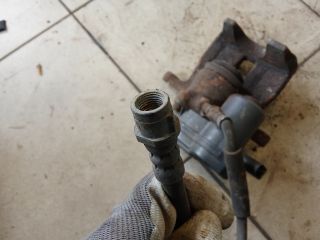 bontott AUDI A4 B8 Bal hátsó Féknyereg Munkahengerrel