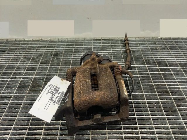 bontott AUDI A4 B8 Bal hátsó Féknyereg Munkahengerrel