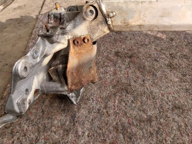 bontott AUDI A4 B8 Első Bölcső