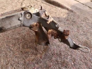 bontott AUDI A4 B8 Első Bölcső