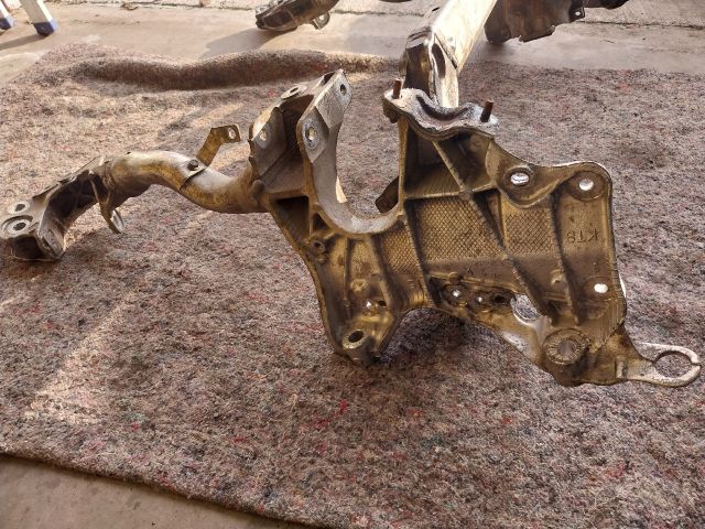 bontott AUDI A4 B8 Első Bölcső