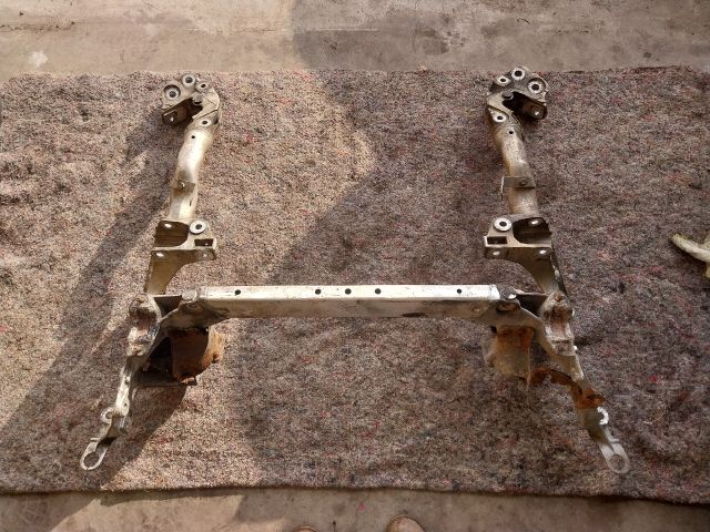 bontott AUDI A4 B8 Első Bölcső