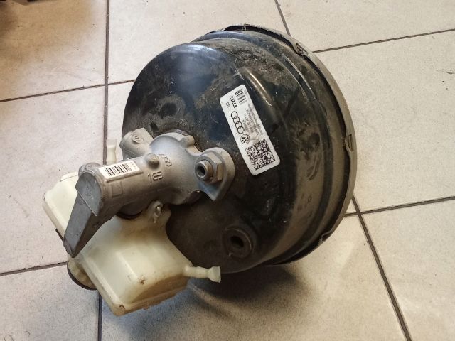 bontott AUDI A4 B8 Fékrásegítő