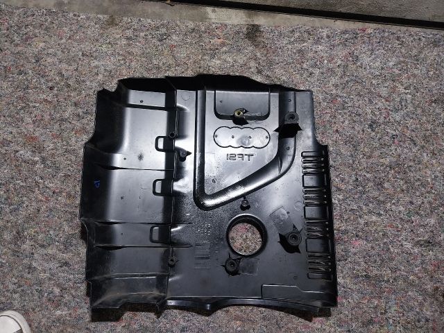 bontott AUDI A4 B8 Felső Motorburkolat