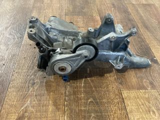 bontott AUDI A4 B8 Generátor Tartó Bak