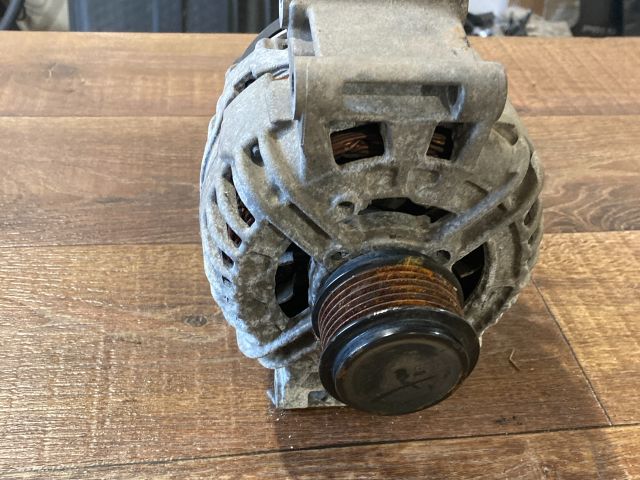 bontott AUDI A4 B8 Generátor