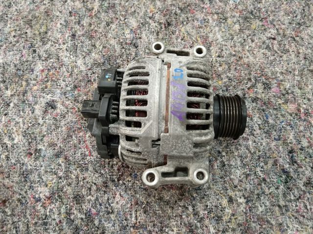 bontott AUDI A4 B8 Generátor