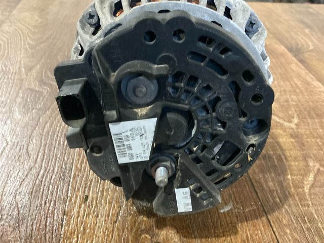 bontott AUDI A4 B8 Generátor