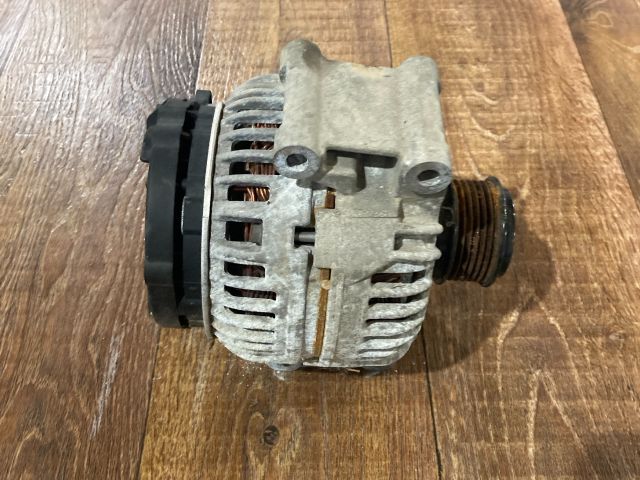 bontott AUDI A4 B8 Generátor