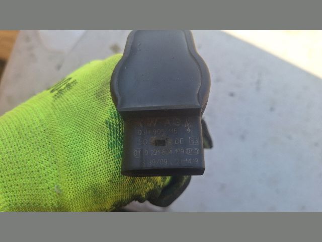 bontott AUDI A4 B8 Gyújtótrafó