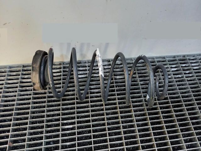 bontott AUDI A4 B8 Hátsó Rugó