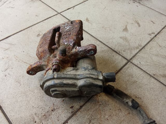 bontott AUDI A4 B8 Jobb hátsó Féknyereg Munkahengerrel