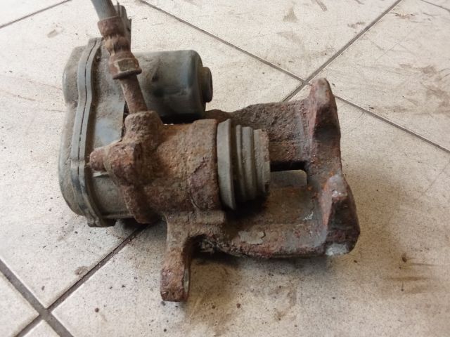 bontott AUDI A4 B8 Jobb hátsó Féknyereg Munkahengerrel