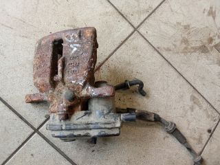 bontott AUDI A4 B8 Jobb hátsó Féknyereg Munkahengerrel