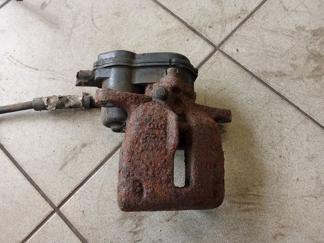 bontott AUDI A4 B8 Jobb hátsó Féknyereg Munkahengerrel