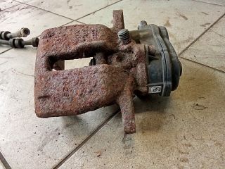 bontott AUDI A4 B8 Jobb hátsó Féknyereg Munkahengerrel