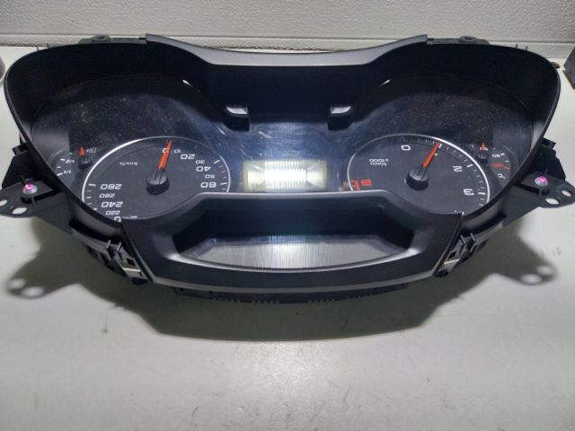 bontott AUDI A4 B8 Kilométeróra