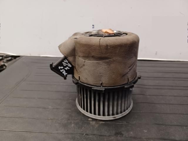 bontott AUDI A4 B8 Klímahűtő Ventilátor