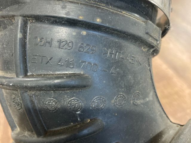 bontott AUDI A4 B8 Légbeömlő Cső