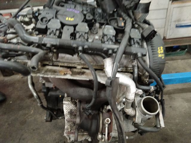 bontott AUDI A4 B8 Motor (Fűzött blokk hengerfejjel)