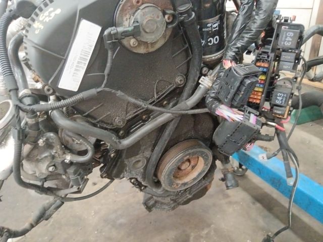 bontott AUDI A4 B8 Motor (Fűzött blokk hengerfejjel)