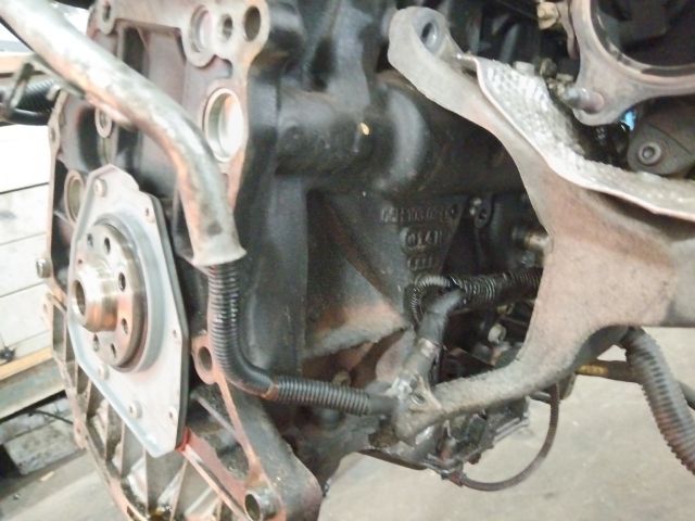 bontott AUDI A4 B8 Motor (Fűzött blokk hengerfejjel)