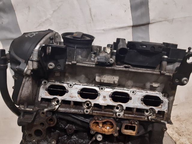 bontott AUDI A4 B8 Motor (Fűzött blokk hengerfejjel)